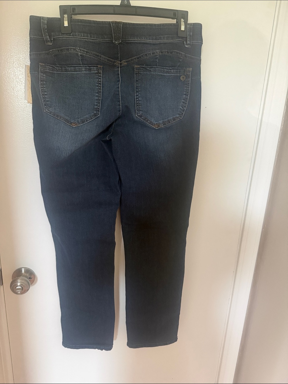 Democracy Women’s Dark Wash Straight Leg Jeans - Picture 5 of 8